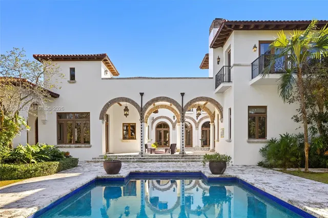 $28,000,000 | 221 Casuarina Concourse, Coral Gables, FL 33143