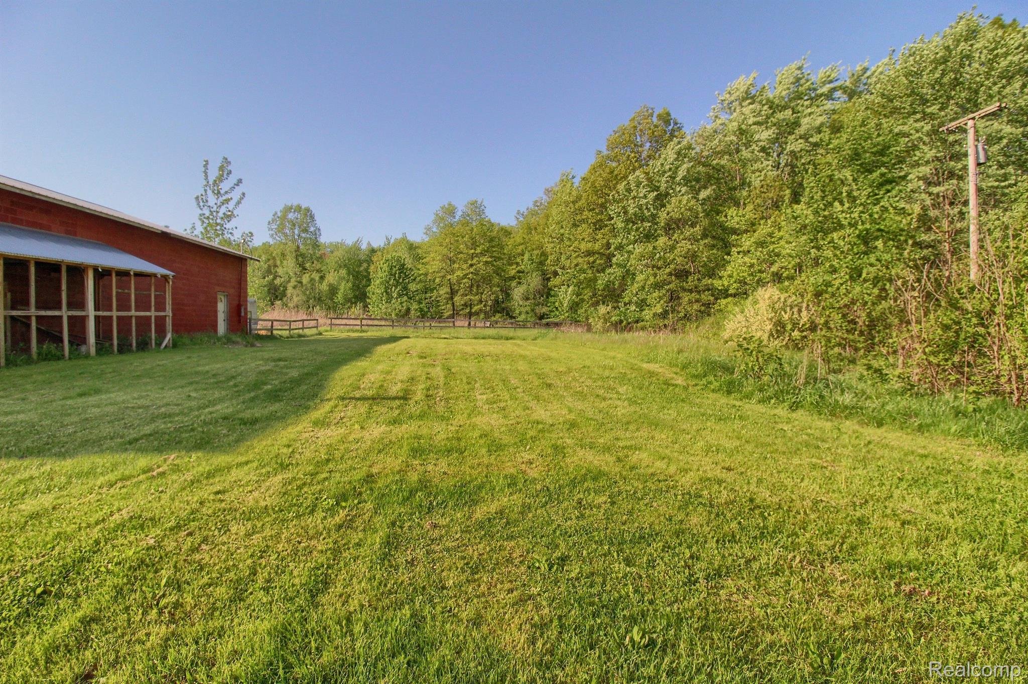 6570 Hivon Road Carleton, MI 48117 - Photo 34 of 36 Gallery Image 34