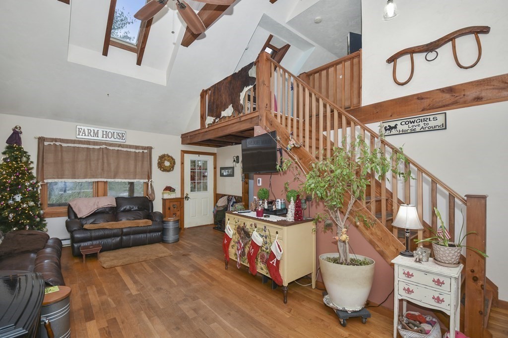 39 Allen Road Sturbridge, MA 01566 - Photo 8 of 22