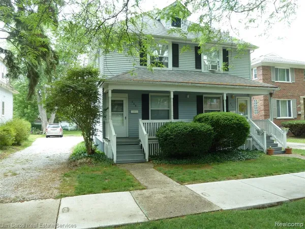 $1,300 | 509 St Clair Avenue, Grosse Pointe, MI 48230