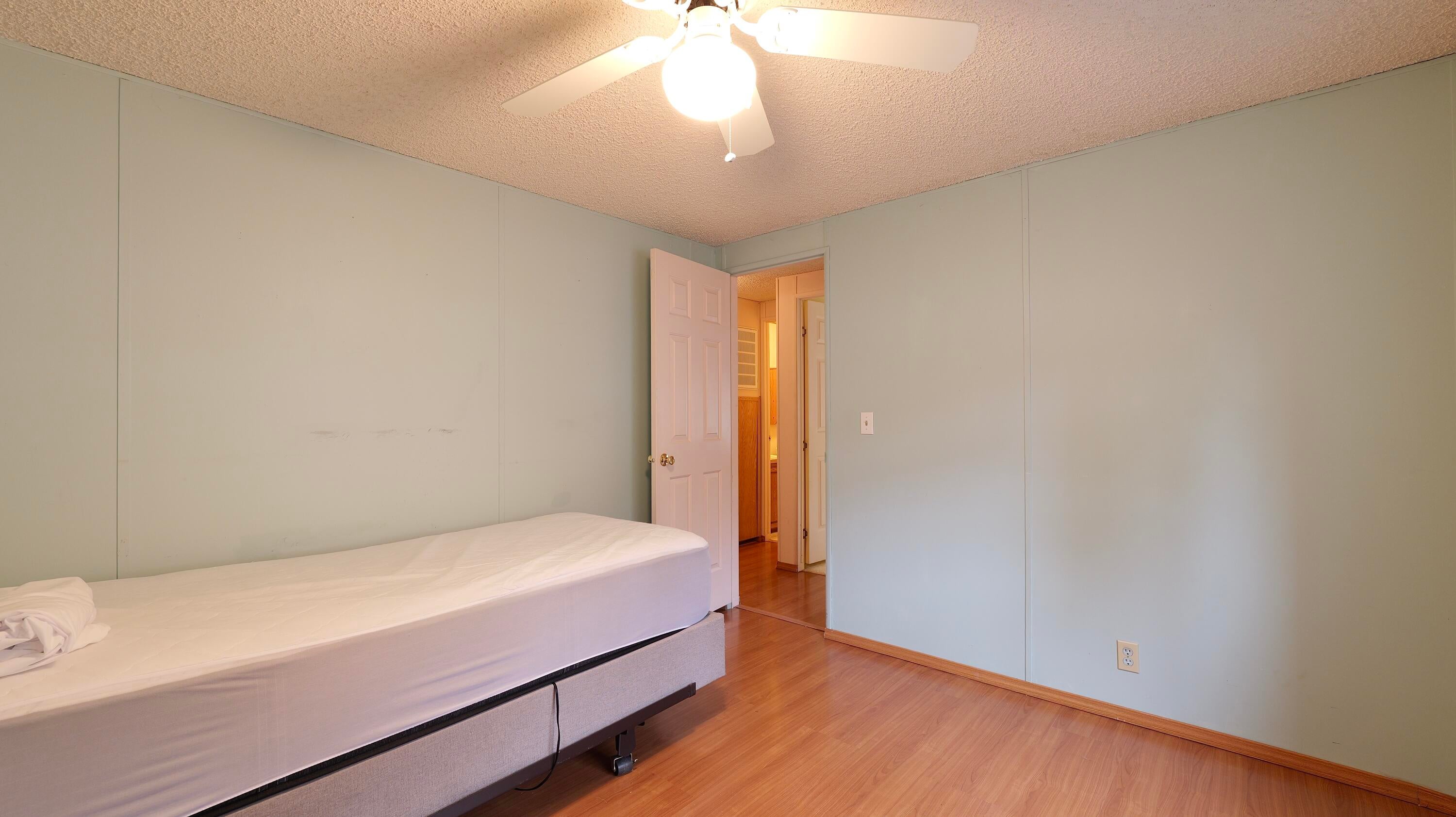 21 Brophy Way, Unit 11 Shady Cove, OR 97539 - Photo 39 of 41 Bedroom #2