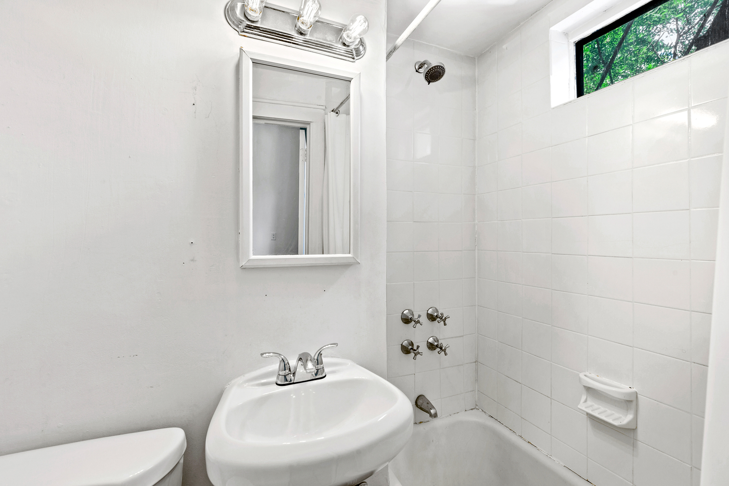 253 Bushwick Avenue, Unit 2R Brooklyn, NY 11206 - Photo 3 of 6