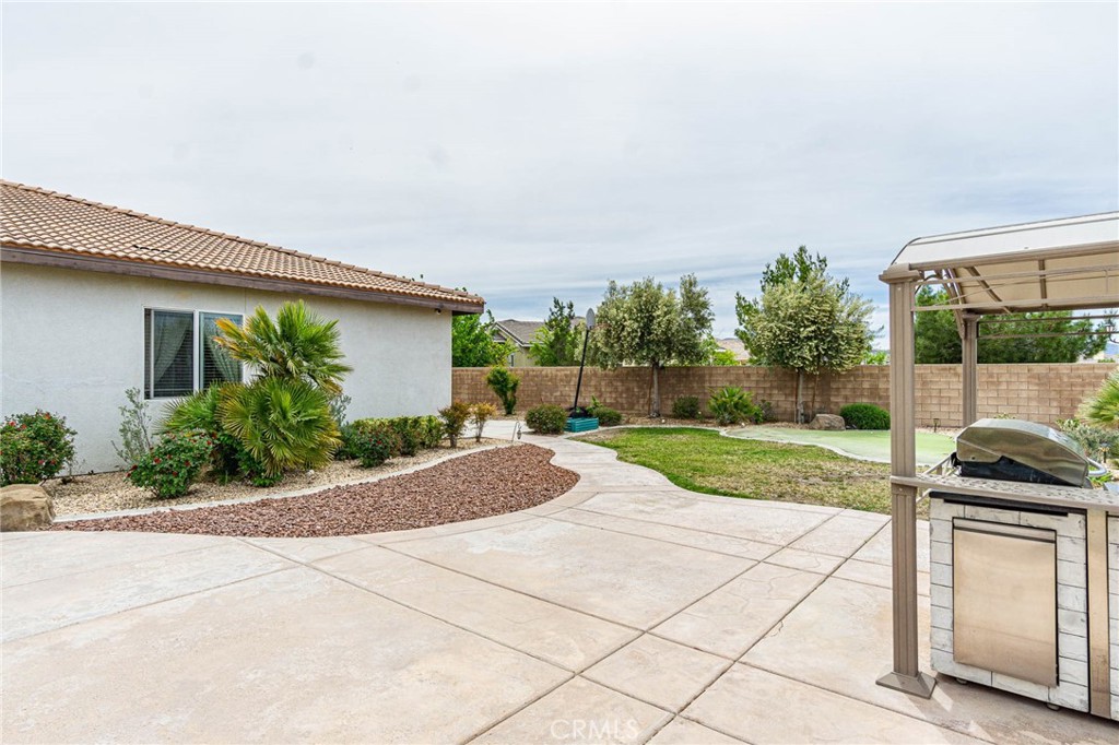 12348 Winesap Road Apple Valley, CA 92308 - Photo 37 of 51