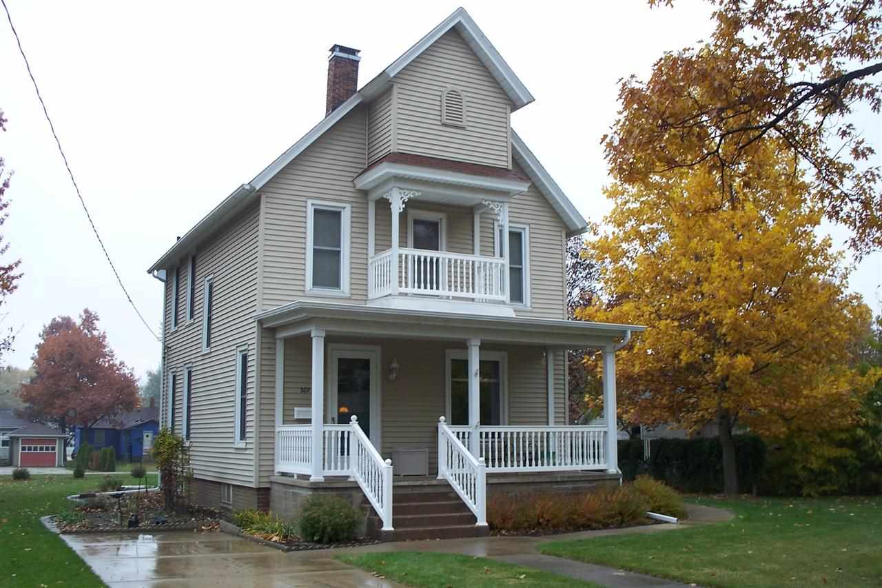 307 East Court Street Cambridge, IL 61238 - Photo 1 of 24
