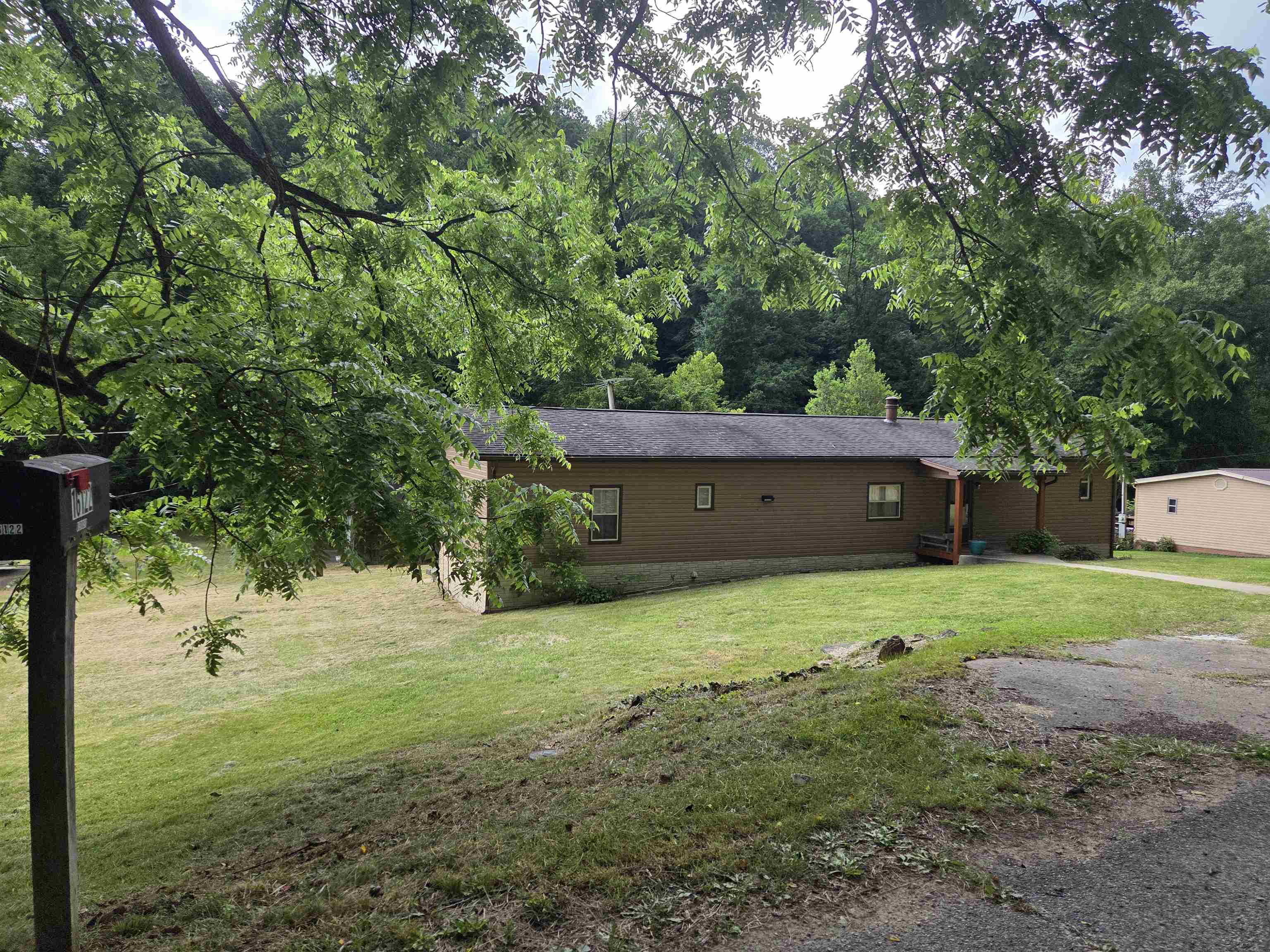 16122 Ellington Run Road Ashland, KY 41102 - Photo 2 of 48