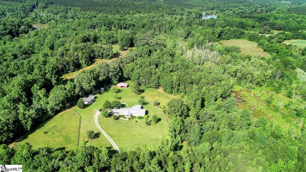 400 River Road Belton, SC 29627 - Photo 4 of 36