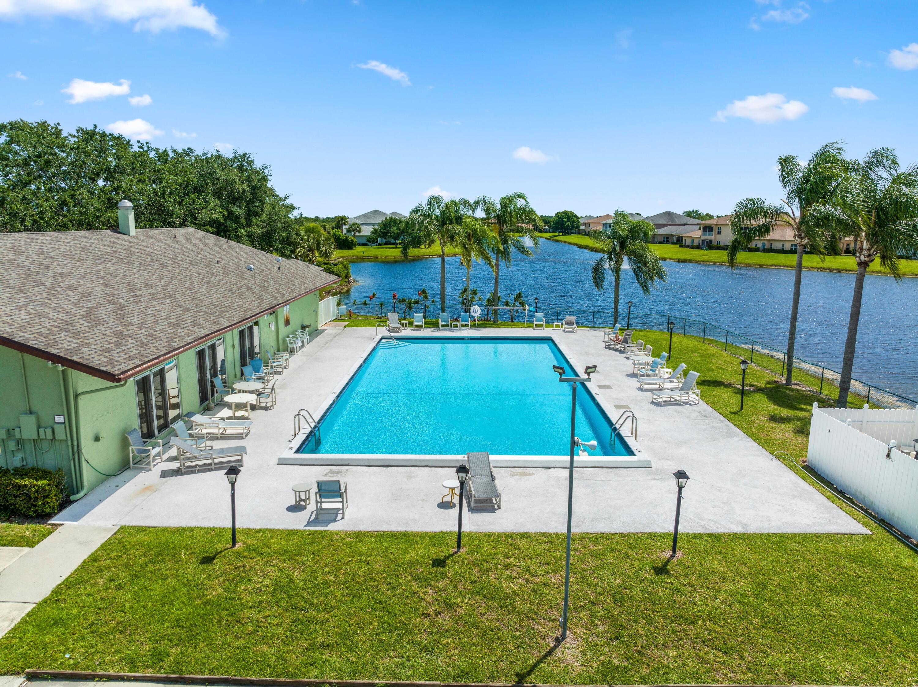 1767 South Dovetail Drive, Unit R Fort Pierce, FL 34982 - Photo 33 of 36 k_n3BnIQ