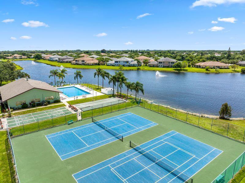 1767 South Dovetail Drive, Unit R Fort Pierce, FL 34982 - Photo 35 of 36 PJOYTw3T