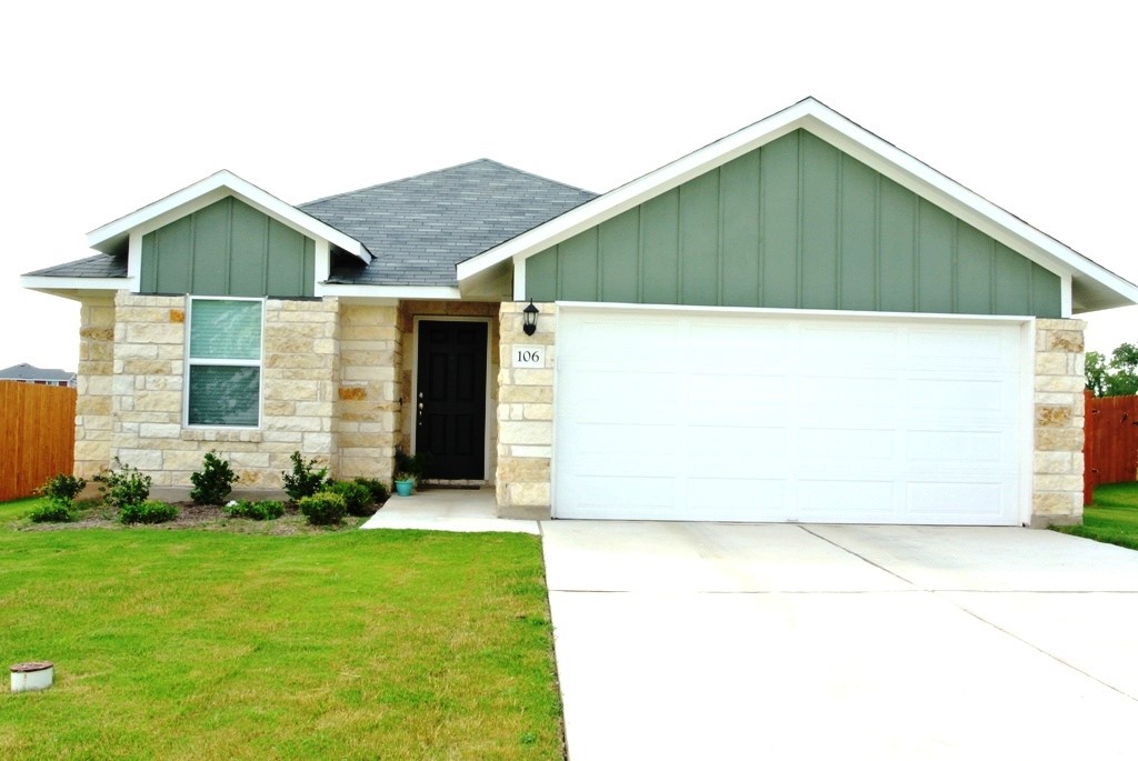 106 Insider Loop Elgin, TX 78621 - Photo 1 of 1 Front of house