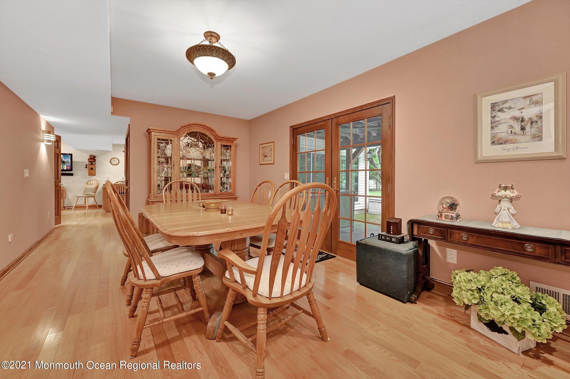 82 Church Road Morganville, NJ 07751 - Photo 14 of 35 14-14097911