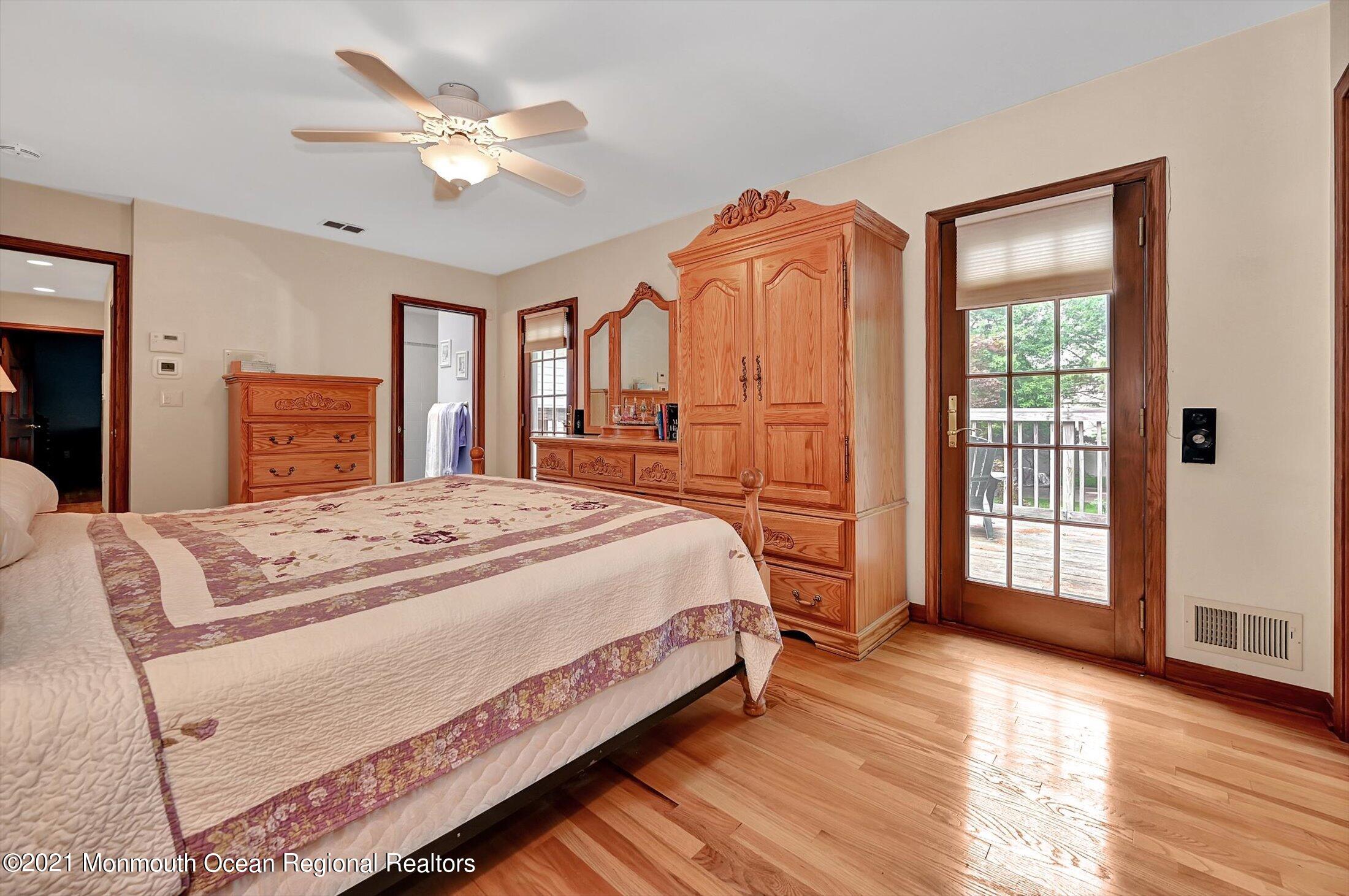 82 Church Road Morganville, NJ 07751 - Photo 23 of 35 23-14097990
