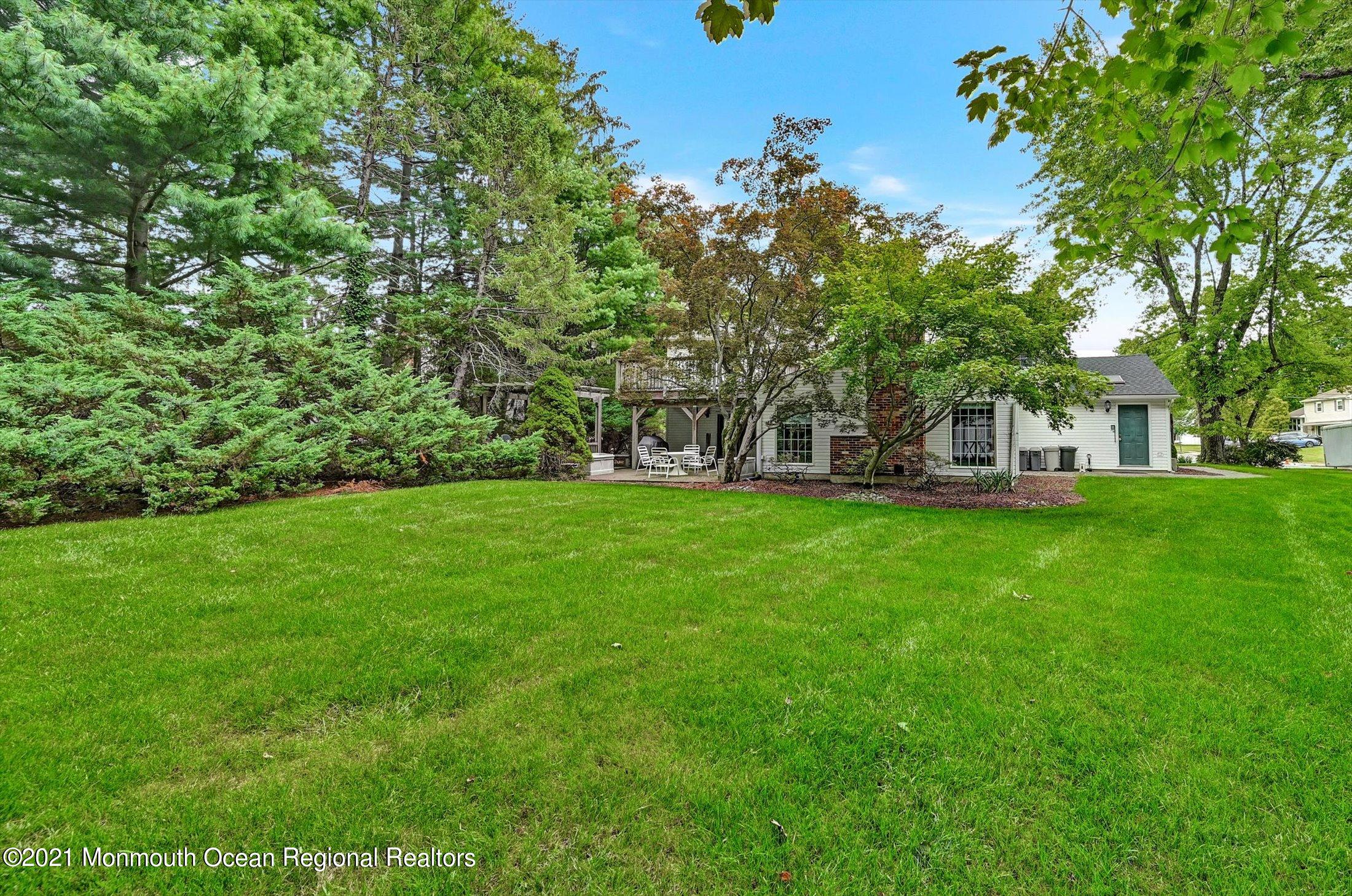 82 Church Road Morganville, NJ 07751 - Photo 31 of 35 31-14097818