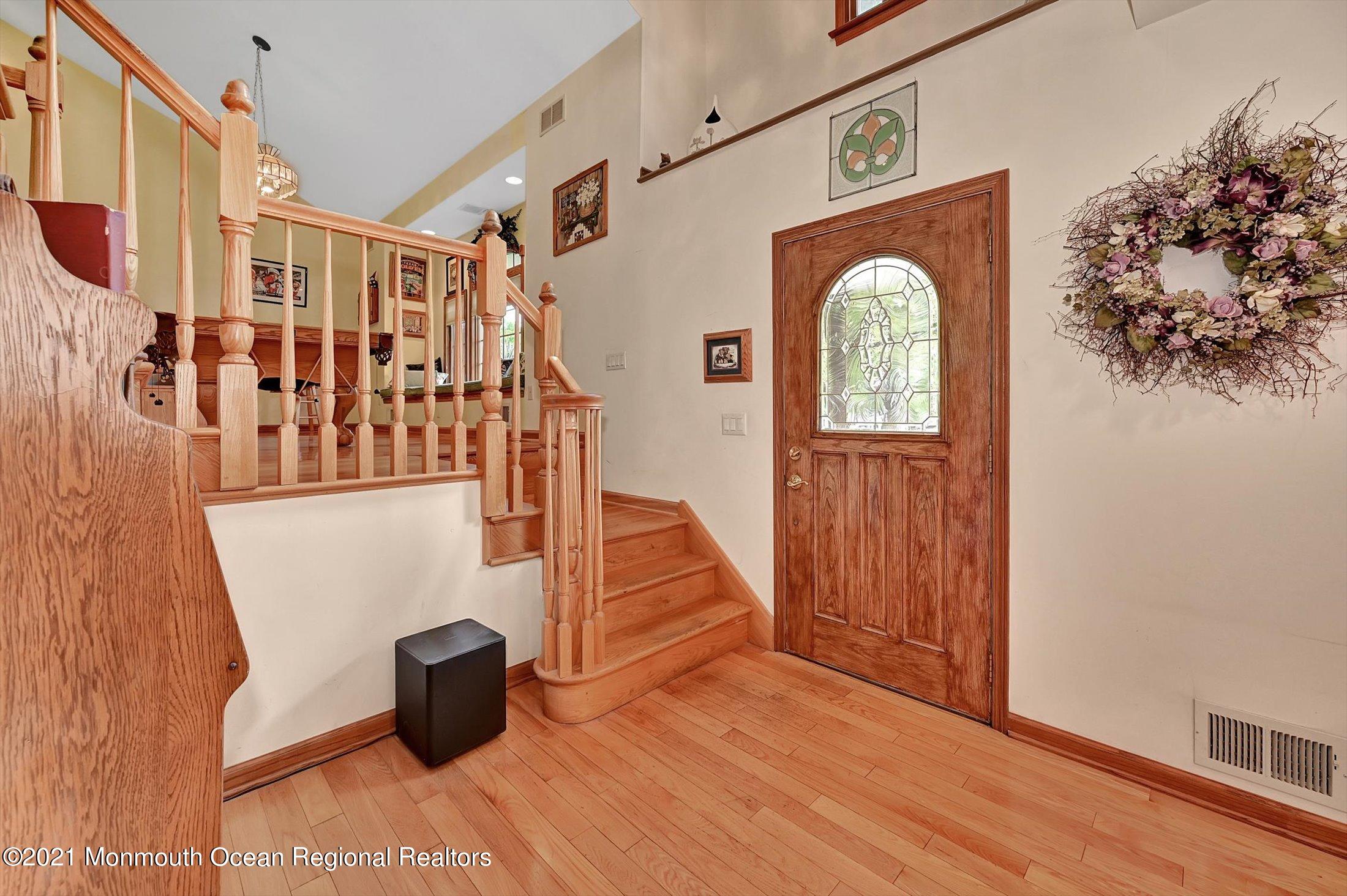 82 Church Road Morganville, NJ 07751 - Photo 5 of 35 05-14097860