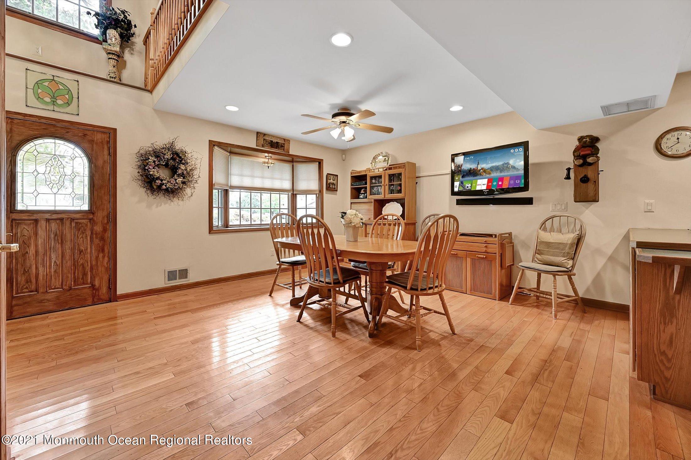 82 Church Road Morganville, NJ 07751 - Photo 7 of 35 07-14097866