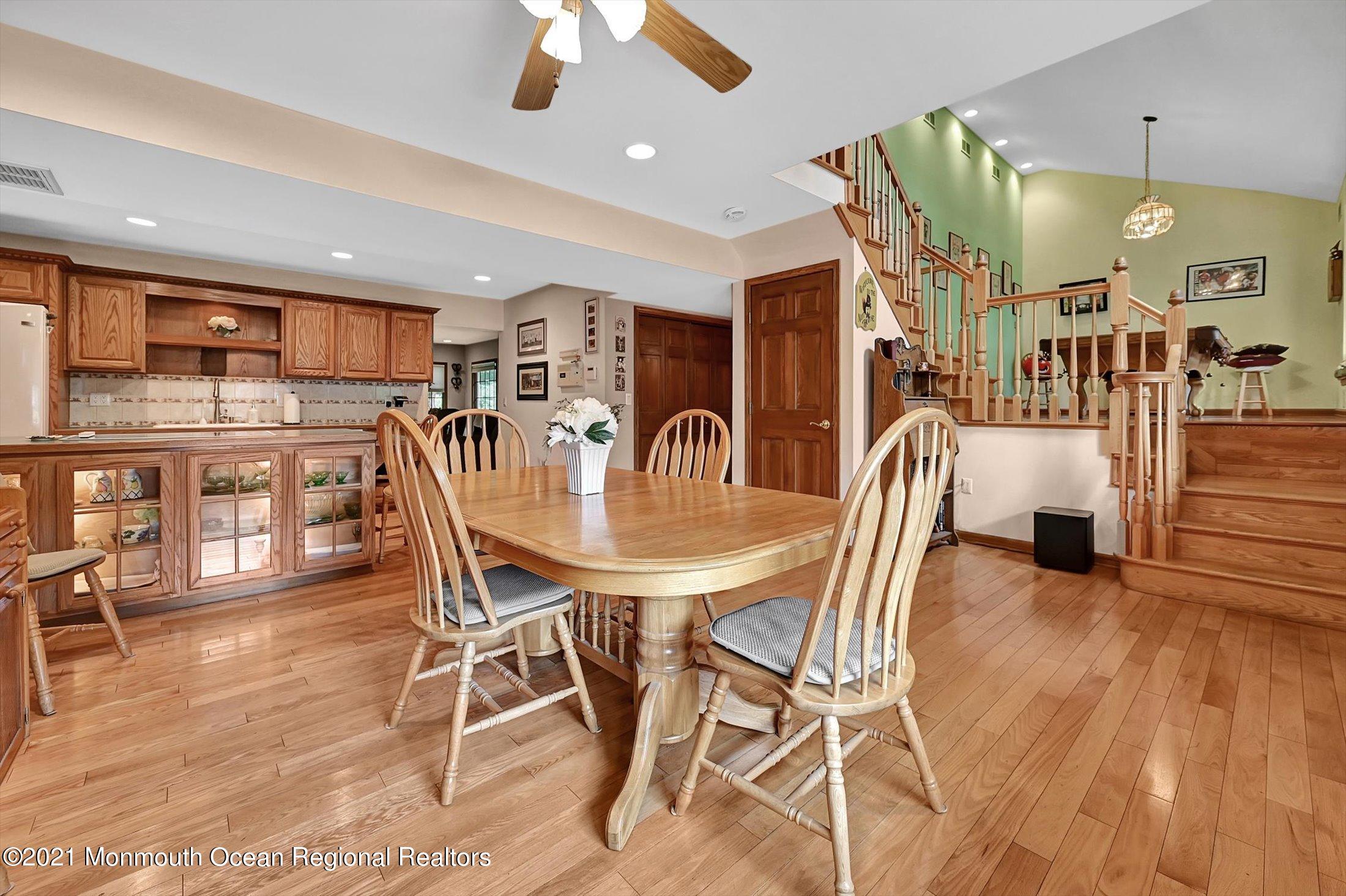 82 Church Road Morganville, NJ 07751 - Photo 8 of 35 08-14097864