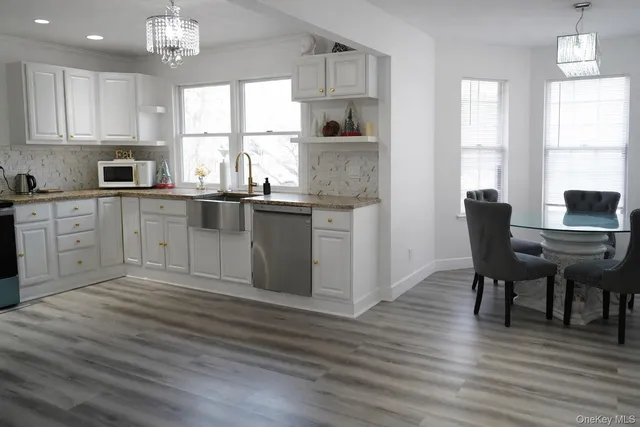 $876,500 | 4 Manor Hills Drive, Manorville, NY 11949