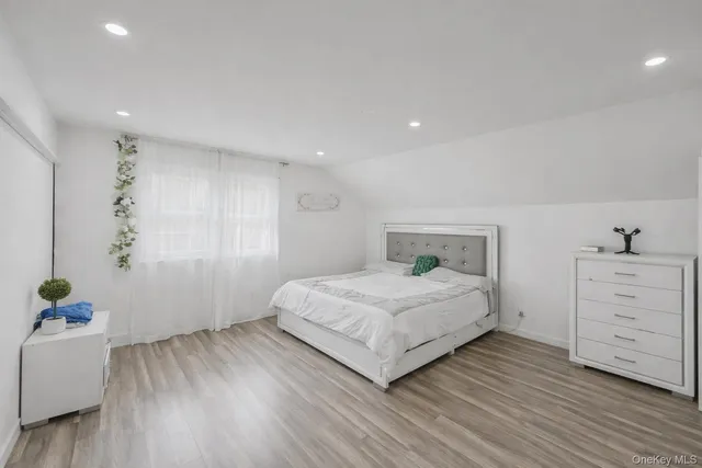 $876,500 | 4 Manor Hills Drive, Manorville, NY 11949