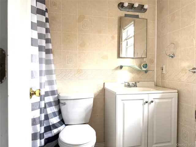 $876,500 | 4 Manor Hills Drive, Manorville, NY 11949