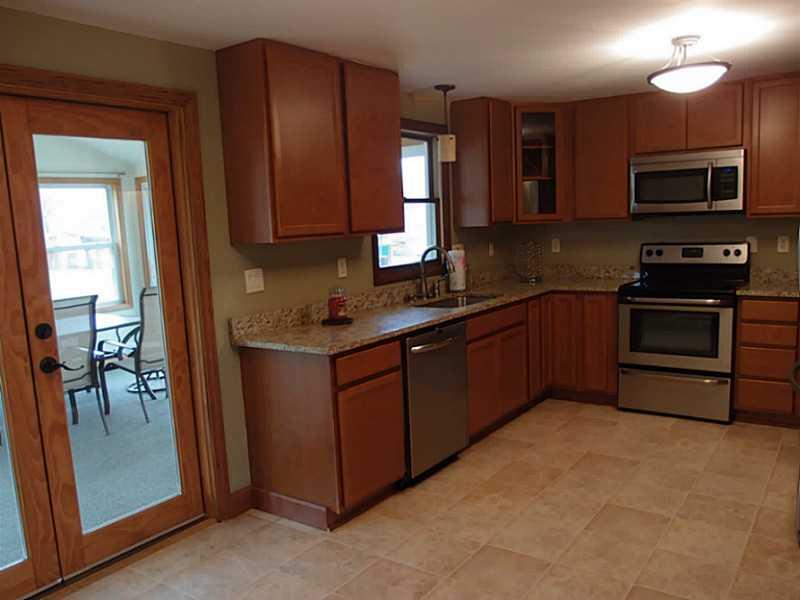 140 Baker Road Beaver Falls, PA 15010 - Photo 3 of 17 Cafeteria/Kitchen.