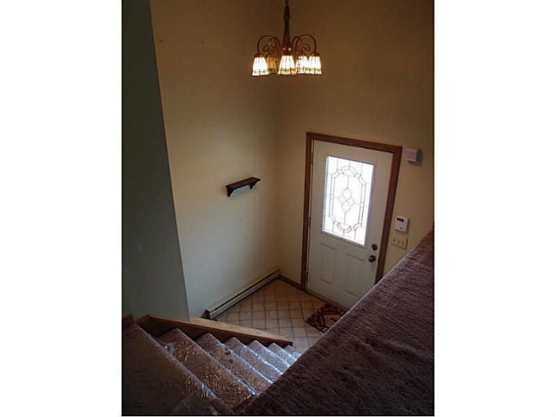 140 Baker Road Beaver Falls, PA 15010 - Photo 7 of 17 Entry/Foyer.