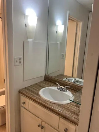 $1,600 | 3660 Inverrary Drive, Unit 3C, Lauderhill, FL 33319