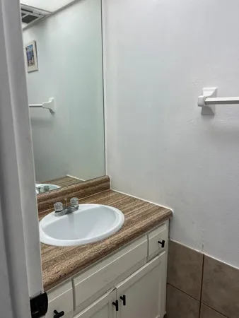 $1,600 | 3660 Inverrary Drive, Unit 3C, Lauderhill, FL 33319