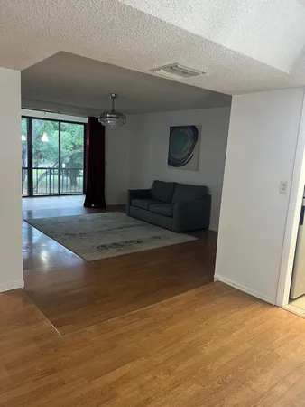 $1,600 | 3660 Inverrary Drive, Unit 3C, Lauderhill, FL 33319