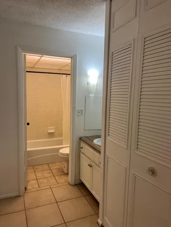 $1,600 | 3660 Inverrary Drive, Unit 3C, Lauderhill, FL 33319