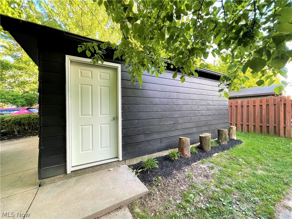 3672 Bainbridge Road Cleveland, OH 44118 - Photo 4 of 15
