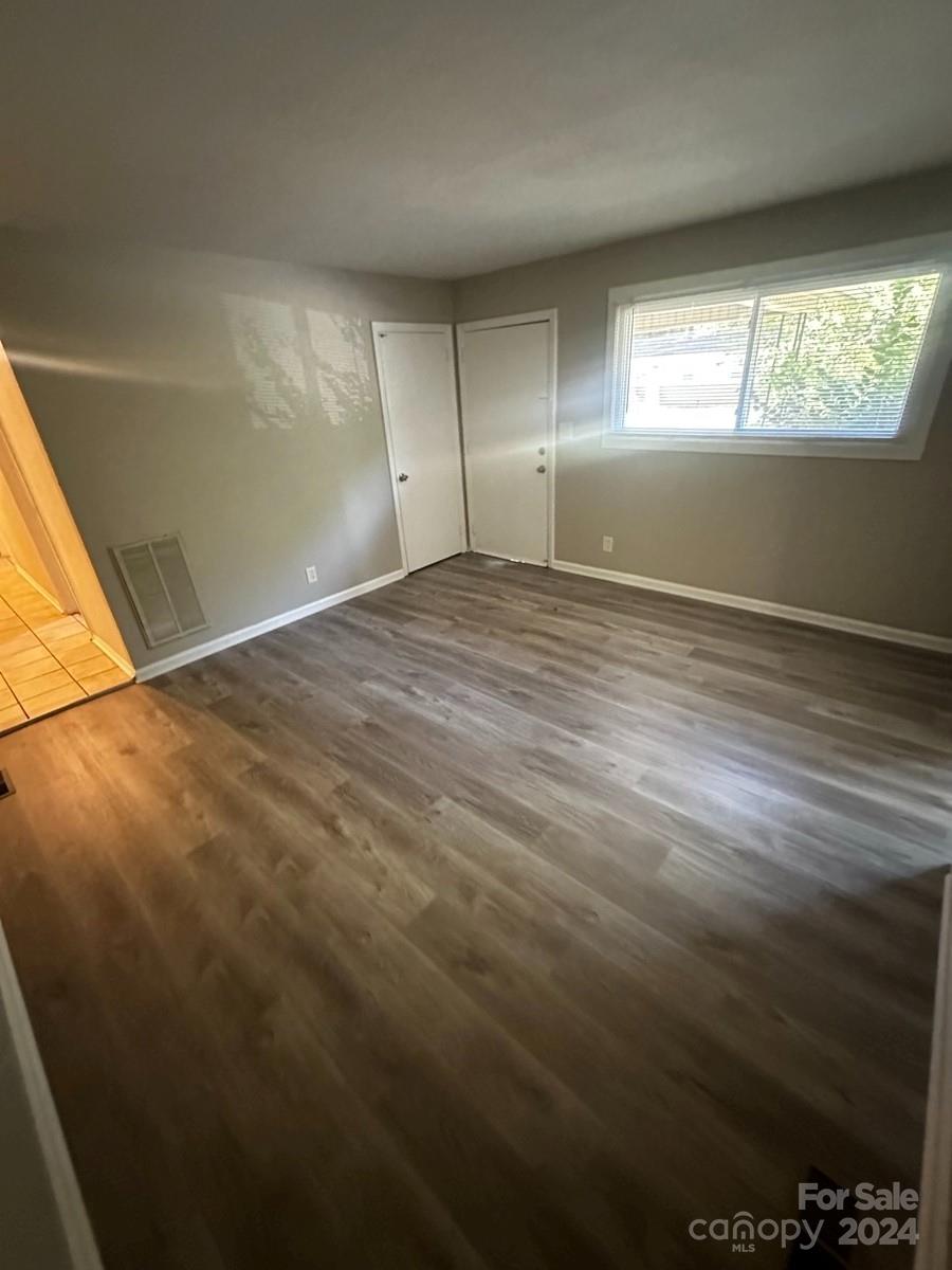 2520 Thornton Road Charlotte, NC 28208 - Photo 2 of 8