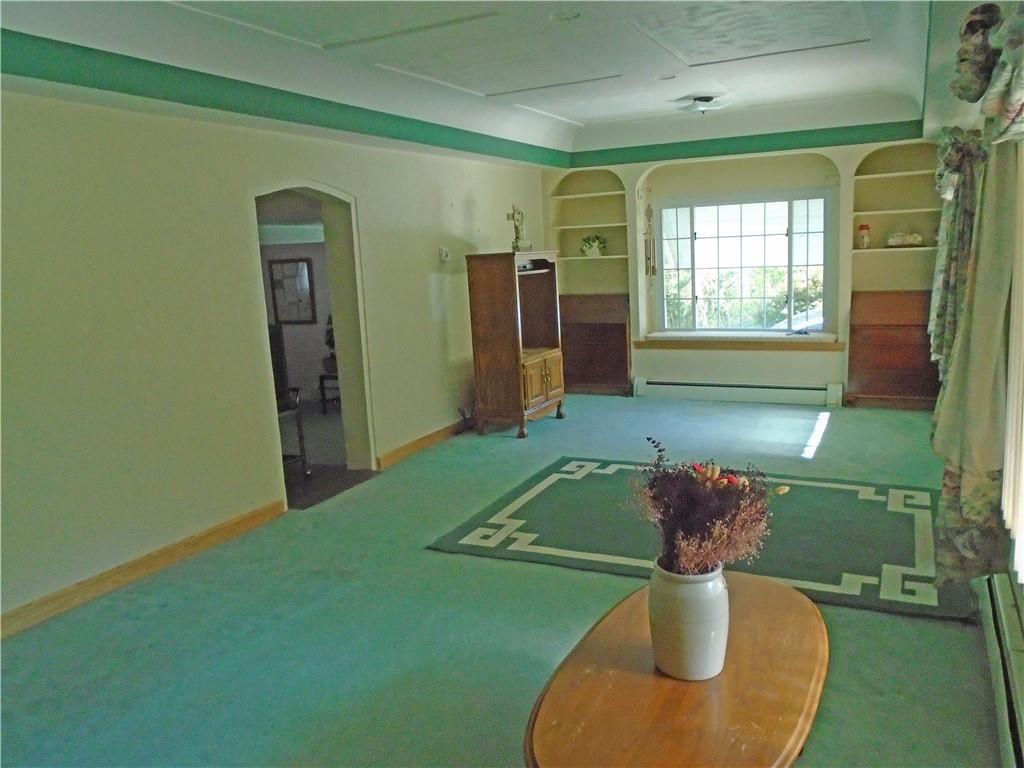 452 Smiths Ferry Road Midland, PA 15059 - Photo 8 of 26 Spacious living room!