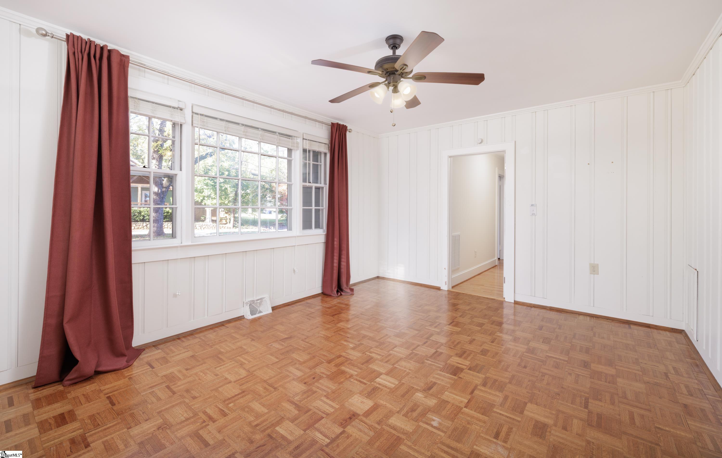 321 Ackley Road Greenville, SC 29607 - Photo 13 of 38