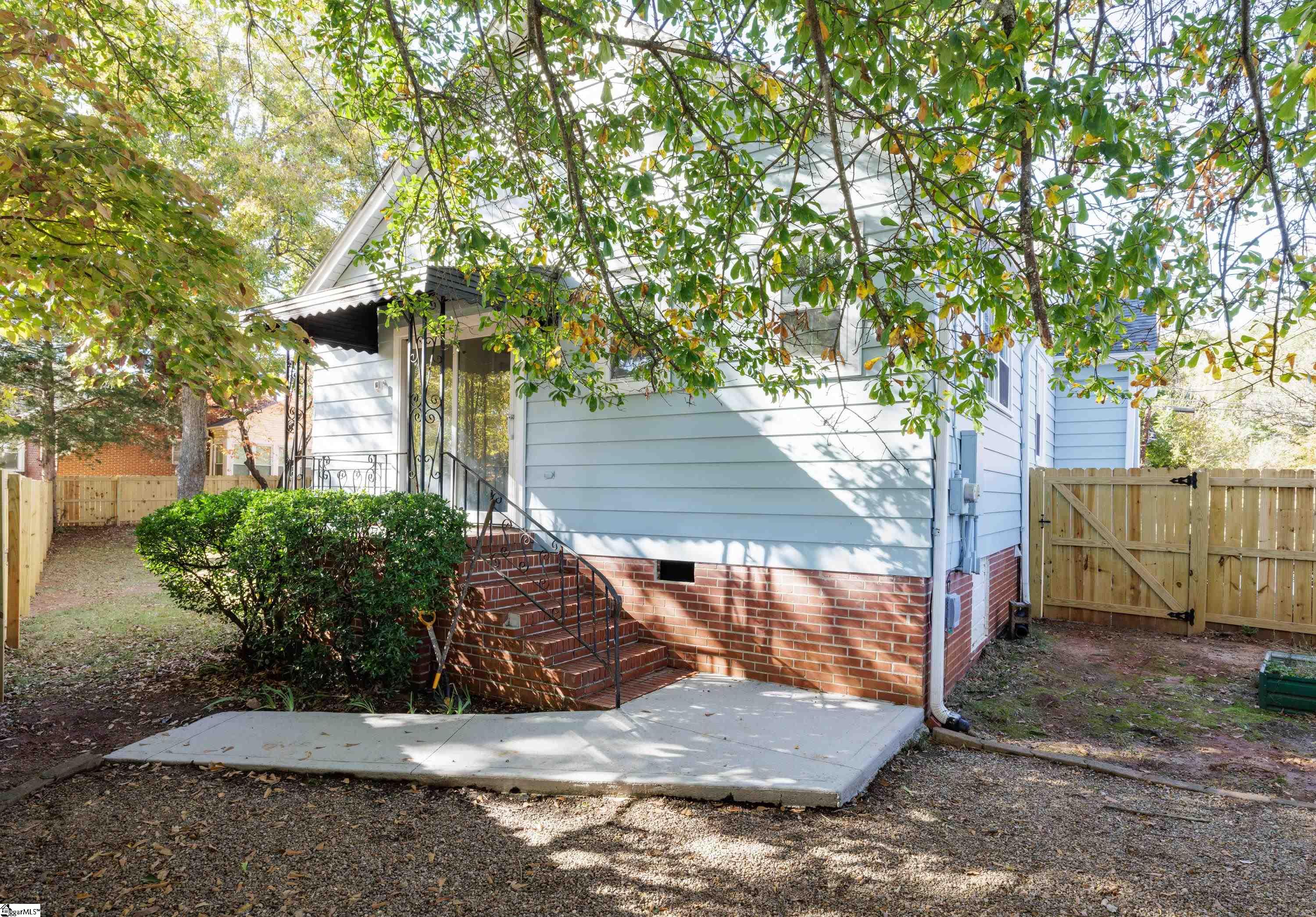 321 Ackley Road Greenville, SC 29607 - Photo 19 of 38