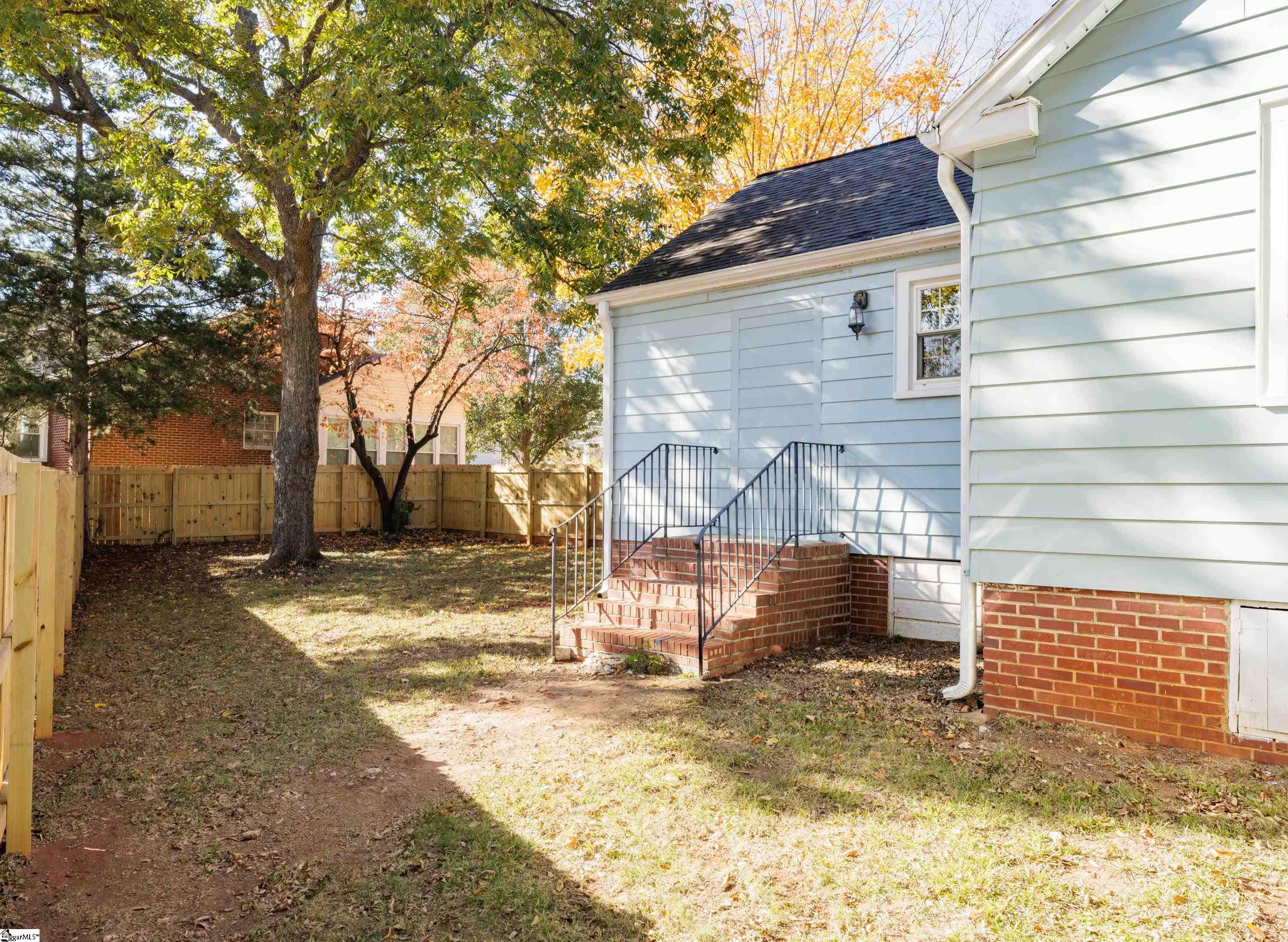 321 Ackley Road Greenville, SC 29607 - Photo 20 of 38