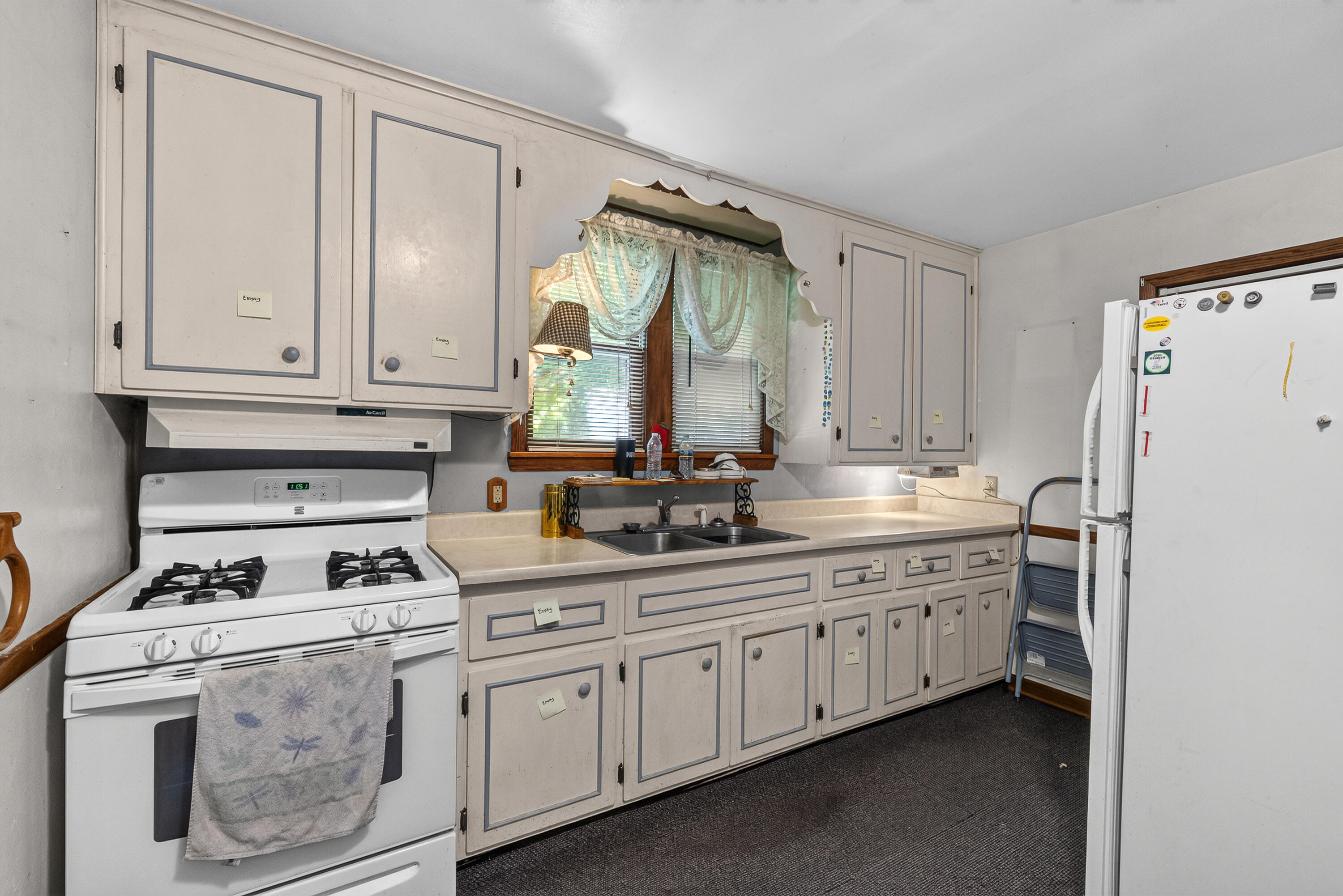 5649 North 78th Street Milwaukee, WI 53218 - Photo 2 of 23 5649 N 78th St-9