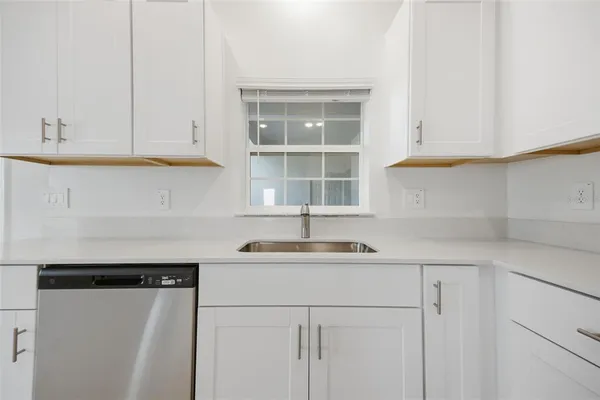 $2,500 | 10848 Fanning Spgs Lane, New Port Richey, FL 34655