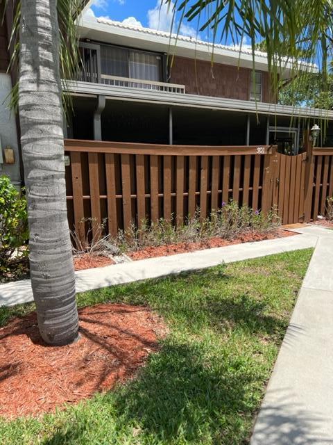 301 Southeast Castle Court Port St. Lucie, FL 34952 - Photo 19 of 24 IMG_9200
