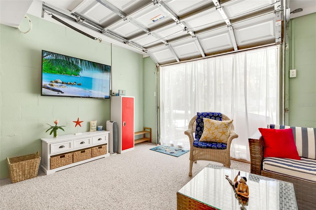 412 80th Street Holmes Beach, FL 34217 - Photo 35 of 58 a room with furniture and a bed
