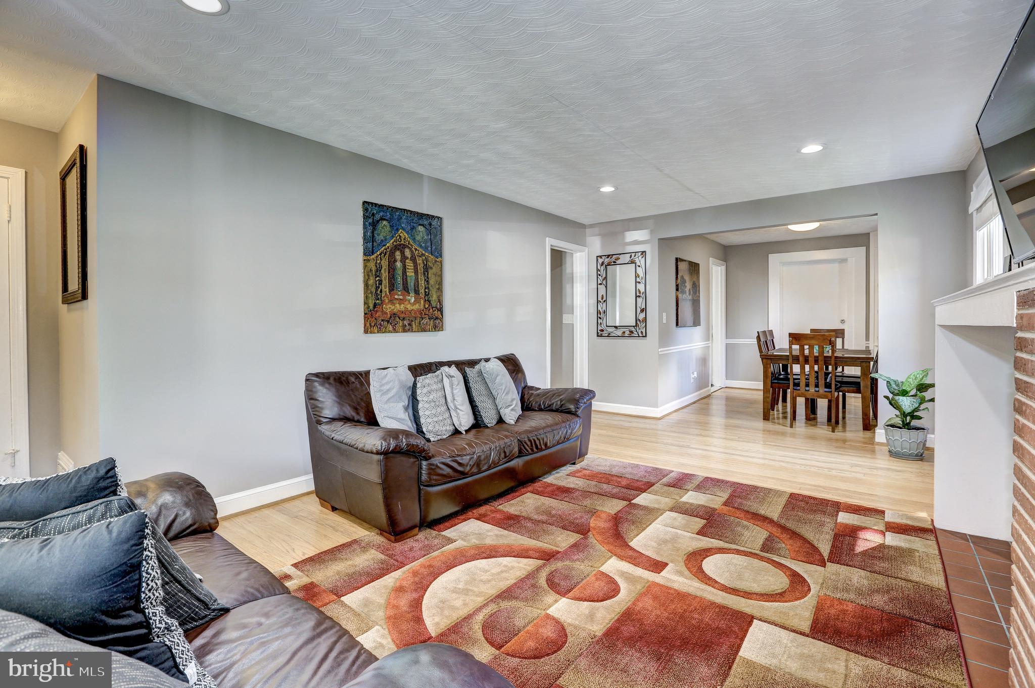 1804 Republic Road Silver Spring, MD 20902 - Photo 3 of 25 Spacious living and dining room