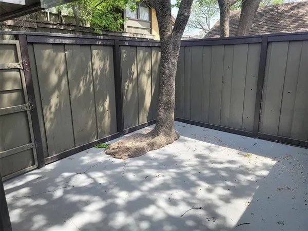 $950 | 4630 Country Creek Drive, Unit 1219, Dallas, TX 75236