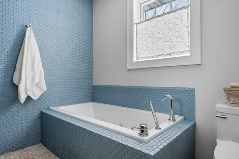 $1,425,000 | 2145 Kenilworth Avenue, Wilmette, IL 60091