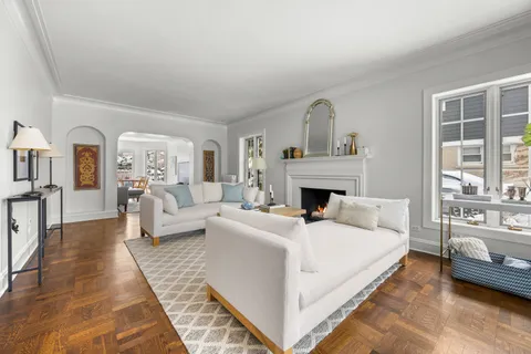 $1,425,000 | 2145 Kenilworth Avenue, Wilmette, IL 60091