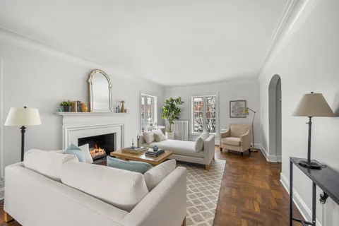 $1,425,000 | 2145 Kenilworth Avenue, Wilmette, IL 60091