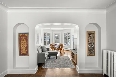 $1,425,000 | 2145 Kenilworth Avenue, Wilmette, IL 60091