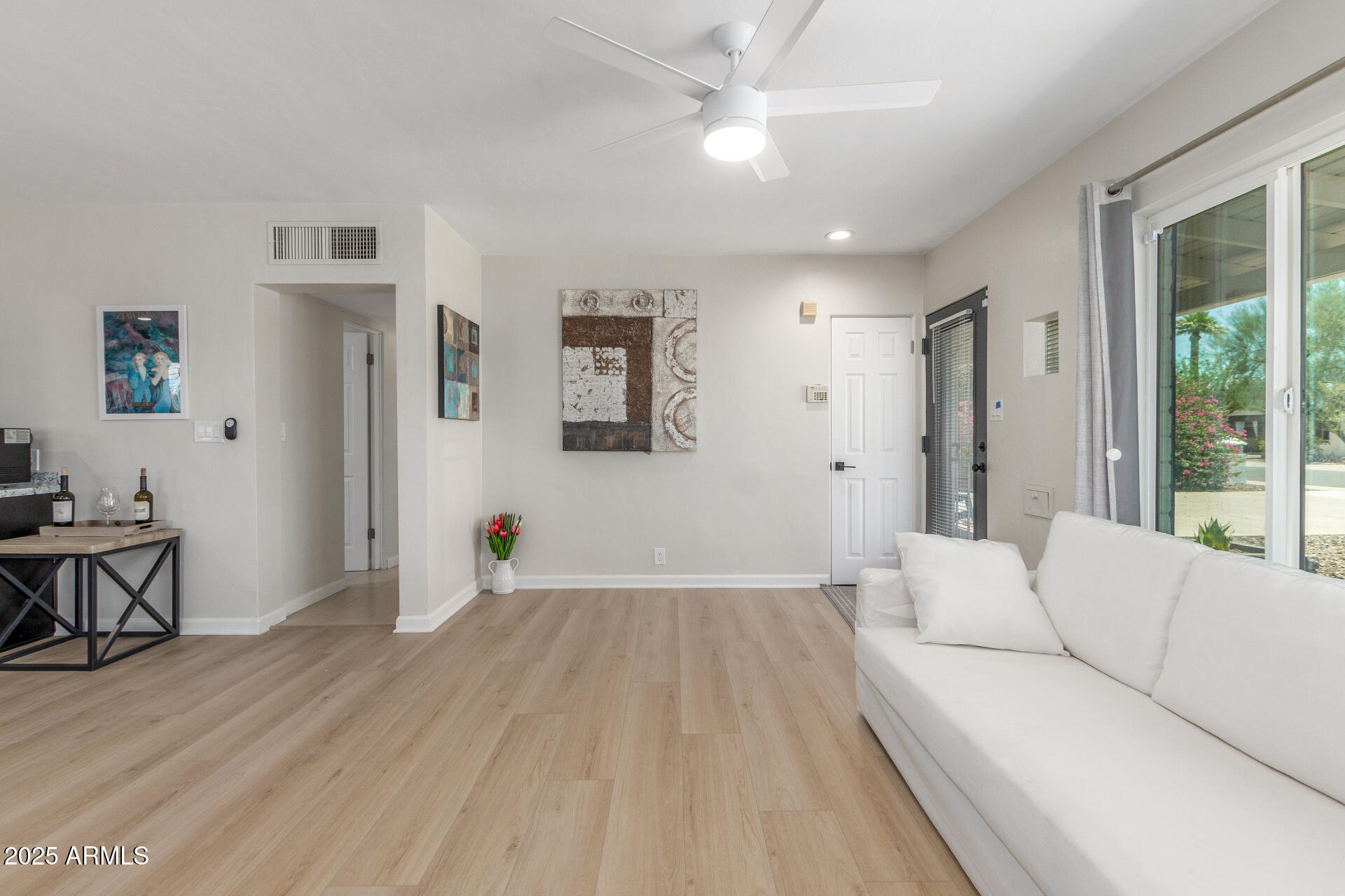1644 West Roma Avenue Phoenix, AZ 85015 - Photo 16 of 42 4 Roma LR