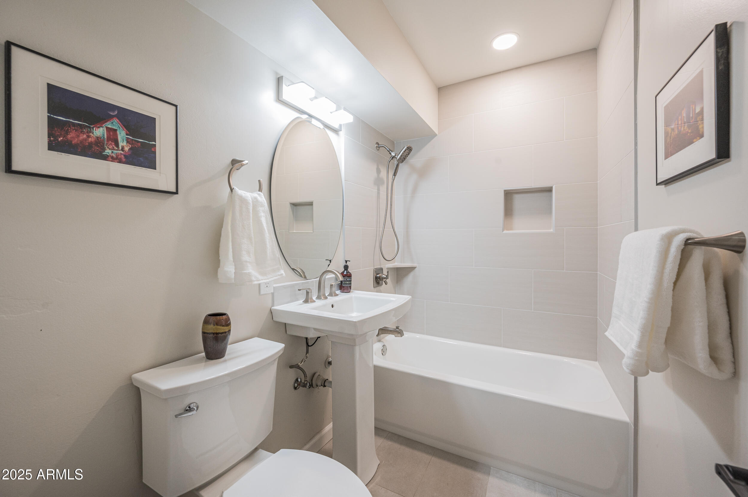 1644 West Roma Avenue Phoenix, AZ 85015 - Photo 27 of 42 Hall Bath