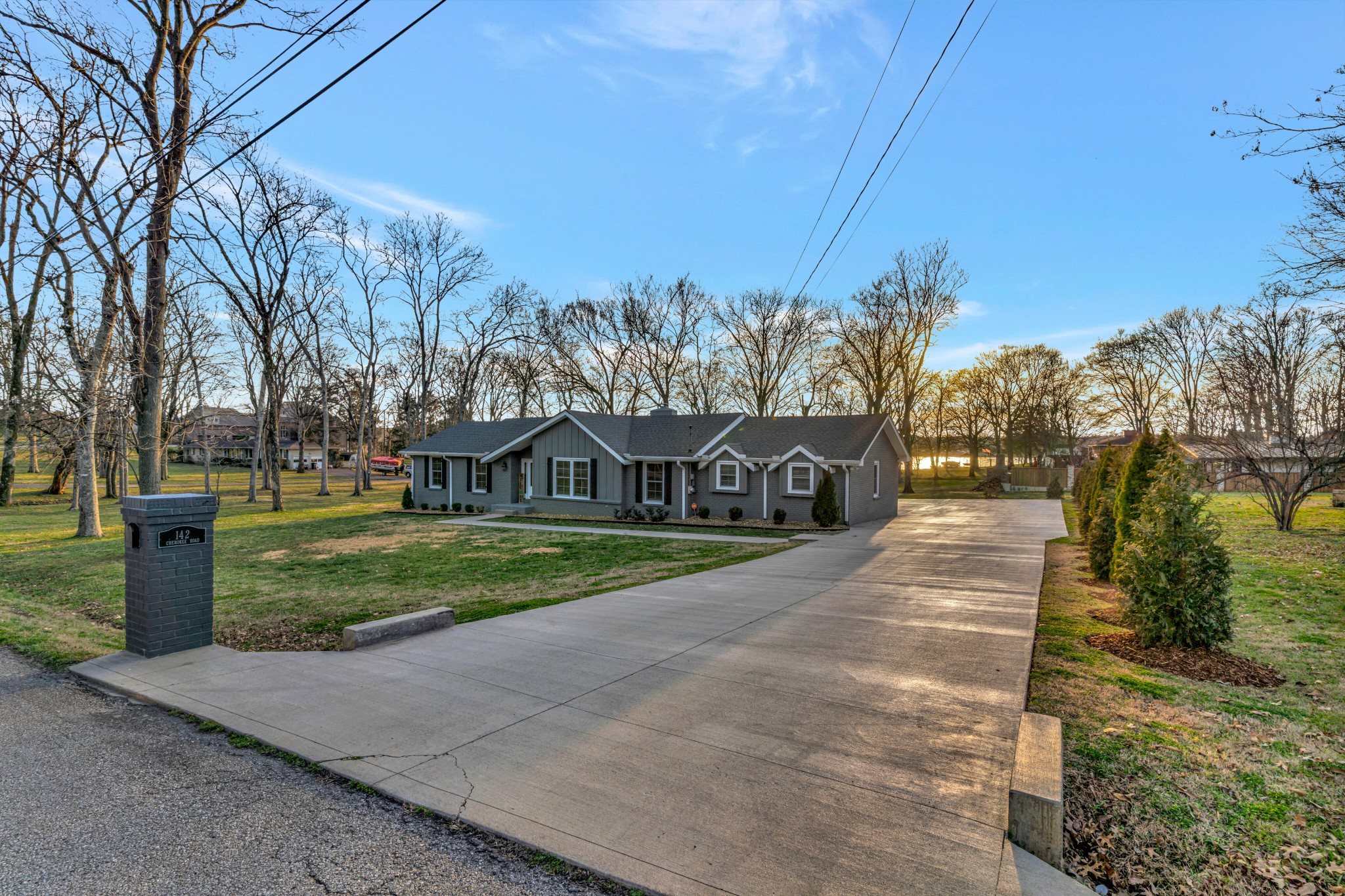 142 Cherokee Road Hendersonville, TN 37075 - Photo 1 of 69 Gallery Image 1