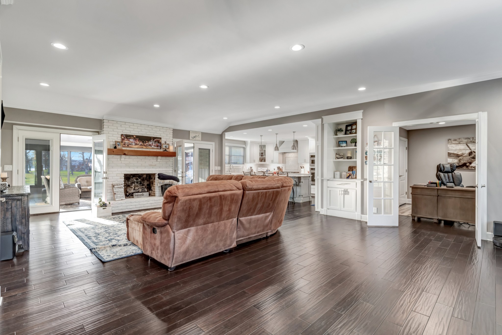 142 Cherokee Road Hendersonville, TN 37075 - Photo 3 of 69 Gallery Image 3