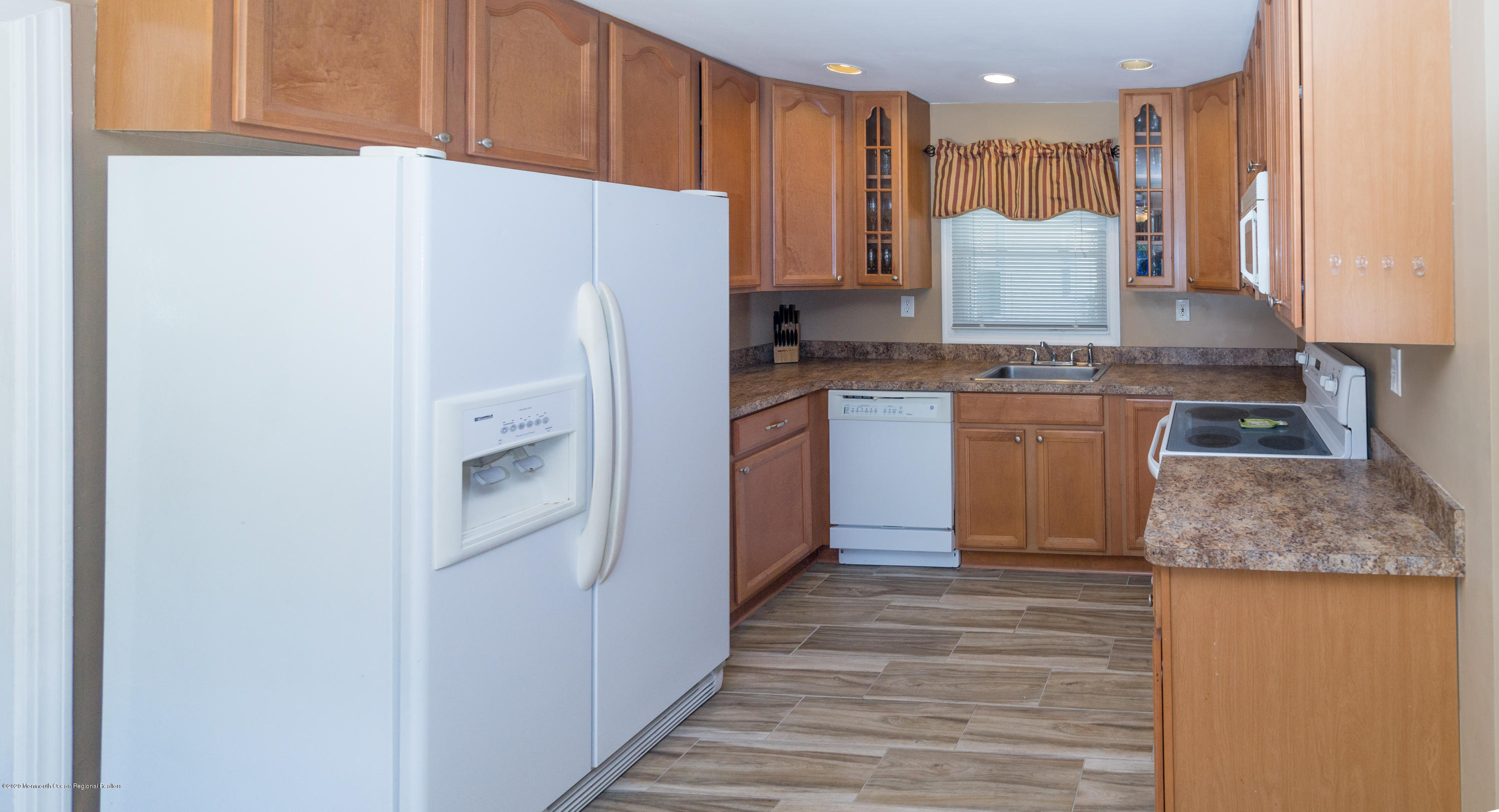 11 Amherst Road Marlboro, NJ 07746 - Photo 7 of 23 kitchen