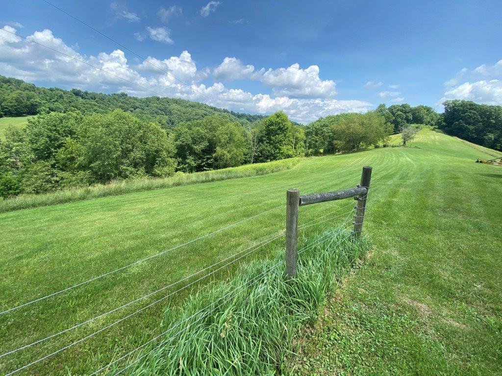 334 Lough Road Wind Ridge, PA 15380 - Photo 10 of 25